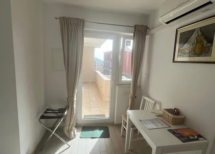 Appartement Violeta 3 *